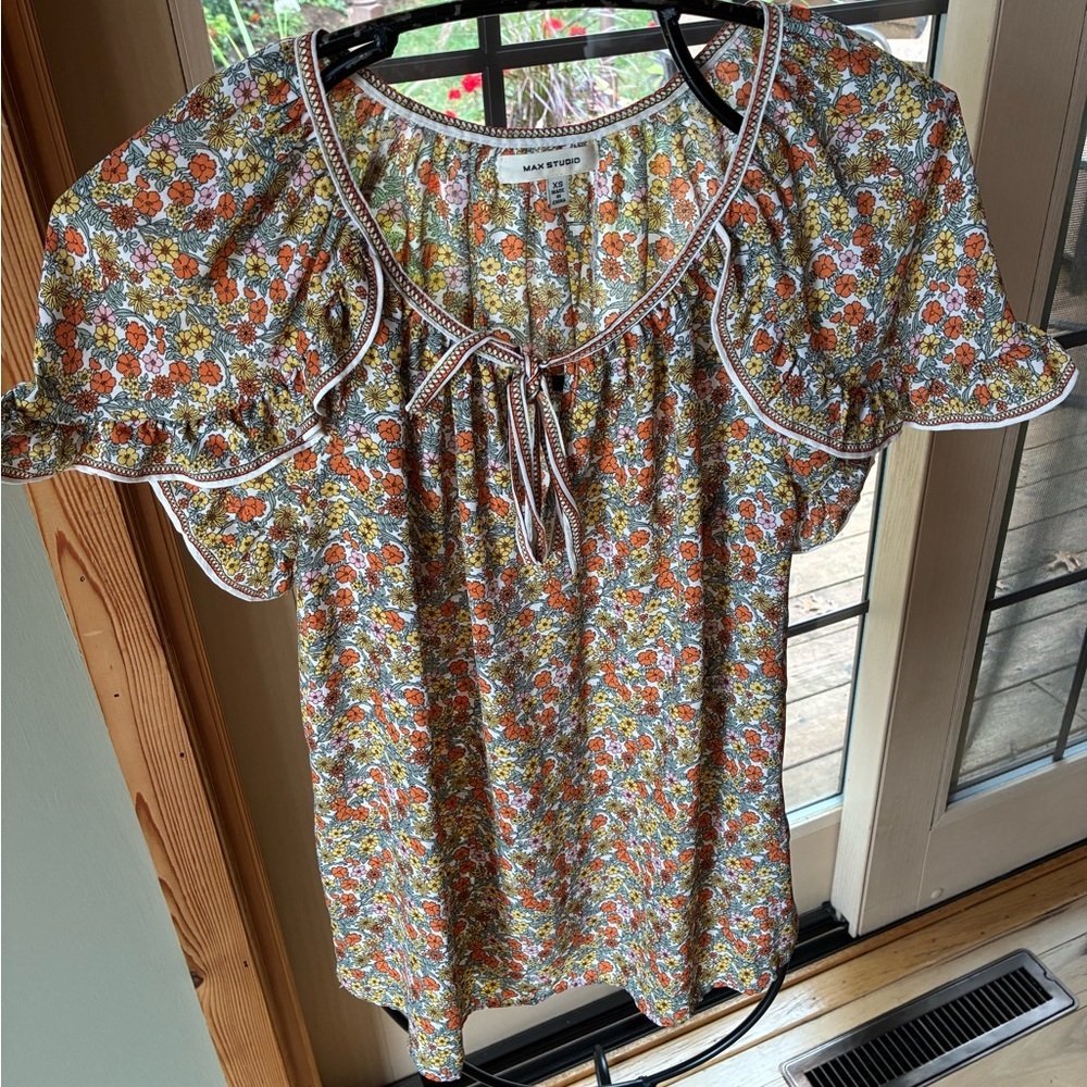 Max Studio Multicolor Floral Flutter Cap Slv Sz. XS Blouse (Fits Larger Sz's)